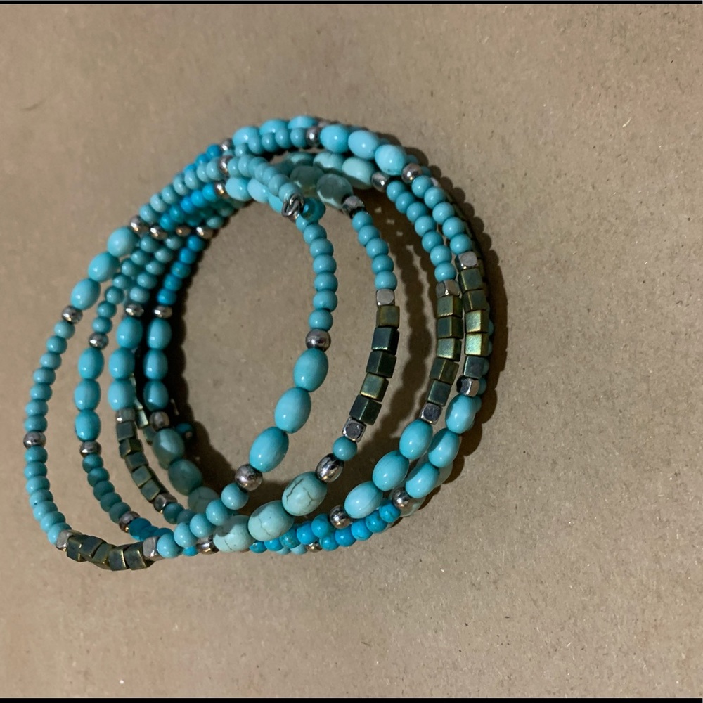 Stackable slinky turquoise bracelet